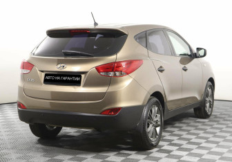 Подержанный автомобиль Hyundai ix35 2014 года (3 фото)