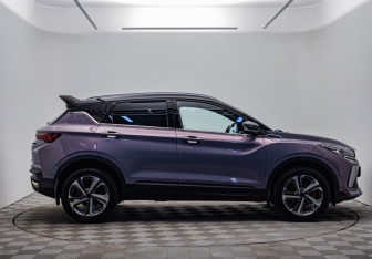 Подержанный автомобиль Geely Coolray 2024 года (6 фото)