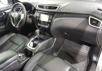 Подержанный автомобиль Nissan X-Trail 2017 года (11 фото)