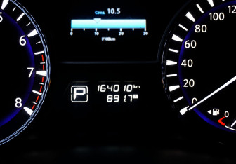 Подержанный автомобиль Infiniti JX 2013 года (19 фото)