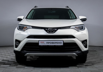 Подержанный автомобиль Toyota RAV4 2015 года (2 фото)