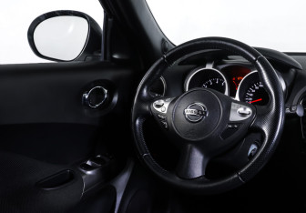 Подержанный автомобиль Nissan Juke 2014 года (12 фото)