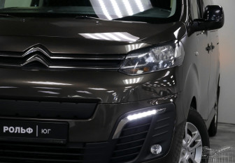 Подержанный автомобиль Citroen SpaceTourer 2018 года (19 фото)