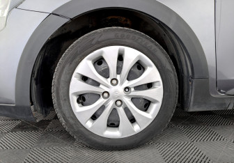 Подержанный автомобиль Kia Rio Hatchback 2021 года (18 фото)