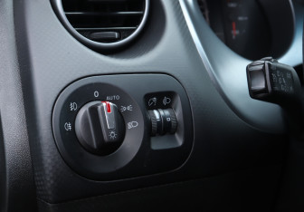 Подержанный автомобиль SEAT Altea 2012 года (16 фото)