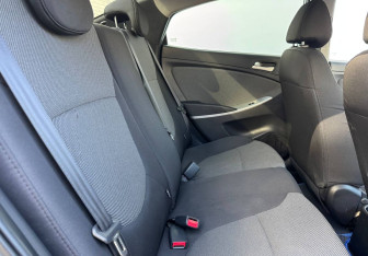 Подержанный автомобиль Hyundai Solaris Sedan 2013 года (11 фото)
