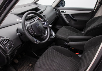 Подержанный автомобиль Citroen C4 Picasso 2007 года (10 фото)