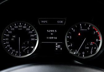 Подержанный автомобиль Infiniti QX30 2017 года (11 фото)