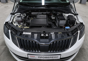 Подержанный автомобиль Skoda Octavia Liftback 2019 года (9 фото)