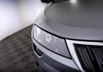 Подержанный автомобиль Skoda Karoq 2021 года (17 фото)