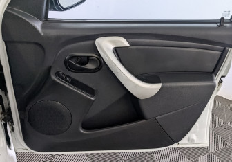 Подержанный автомобиль LADA (ВАЗ) Largus Wagon 2021 года (24 фото)