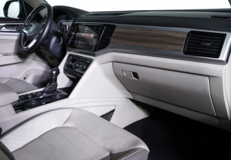 Подержанный автомобиль Volkswagen Teramont 2021 года (16 фото)
