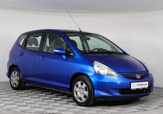Подержанный автомобиль Honda Jazz 2007 года (2 фото)