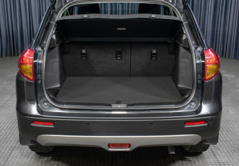 Подержанный автомобиль Suzuki Vitara 2016 года (10 фото)