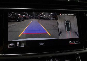 Подержанный автомобиль Audi Q8 2020 года (20 фото)