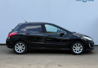 Подержанный автомобиль Peugeot 308 Hatchback 2009 года (4 фото)