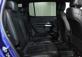 Подержанный автомобиль Mercedes-Benz GLB 2020 года (10 фото)