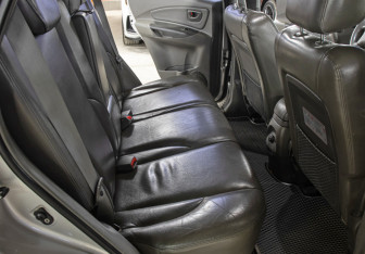 Подержанный автомобиль Hyundai Tucson 2005 года (12 фото)