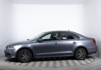 Подержанный автомобиль Volkswagen Jetta Sedan 2016 года (8 фото)