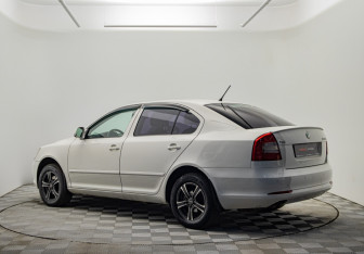Подержанный автомобиль Skoda Octavia Liftback 2012 года (7 фото)