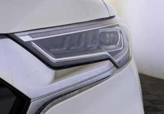 Подержанный автомобиль Hongqi HS5 2022 года (17 фото)