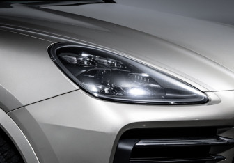 Подержанный автомобиль Porsche Cayenne 2018 года (16 фото)