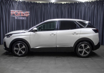 Подержанный автомобиль Peugeot 3008 2018 года (8 фото)