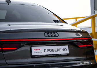 Подержанный автомобиль Audi A8 2019 года (18 фото)