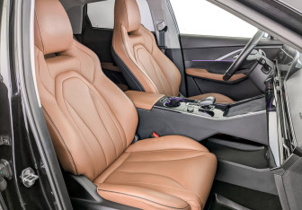 Подержанный автомобиль Omoda C5 2023 года (24 фото)