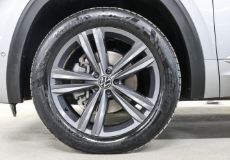 Подержанный автомобиль Volkswagen Teramont 2021 года (24 фото)