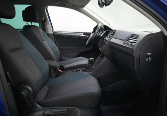 Подержанный автомобиль Volkswagen Tiguan 2019 года (9 фото)