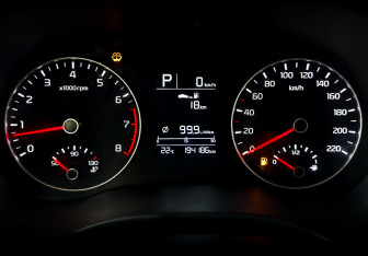 Подержанный автомобиль Kia Rio Hatchback 2021 года (13 фото)