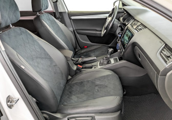 Подержанный автомобиль Skoda Octavia Liftback 2016 года (23 фото)