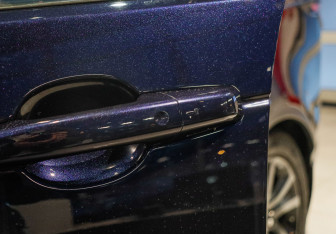 Подержанный автомобиль Land Rover Discovery 2017 года (39 фото)