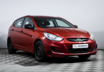 Подержанный автомобиль Hyundai Solaris Hatchback 2013 года (3 фото)