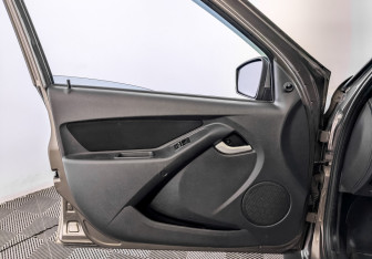 Подержанный автомобиль LADA (ВАЗ) Granta Liftback 2017 года (19 фото)