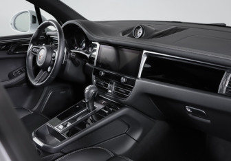 Подержанный автомобиль Porsche Macan 2022 года (9 фото)