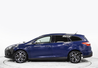 Подержанный автомобиль Ford Focus Wagon 2013 года (8 фото)
