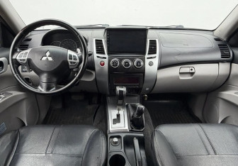 Подержанный автомобиль Mitsubishi Pajero Sport 2012 года (9 фото)