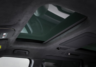 Подержанный автомобиль Zeekr 009 2023 года (27 фото)