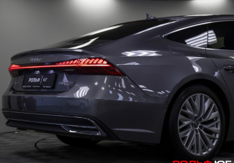 Подержанный автомобиль Audi A7 2018 года (32 фото)