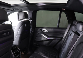 Подержанный автомобиль BMW X5 2019 года (15 фото)