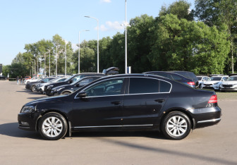 Подержанный автомобиль Volkswagen Passat Sedan 2013 года (8 фото)