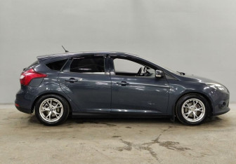 Подержанный автомобиль Ford Focus Hatchback 2011 года (4 фото)