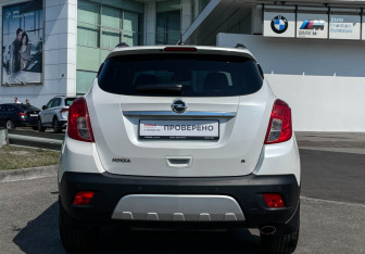 Подержанный автомобиль Opel Mokka 2013 года (6 фото)