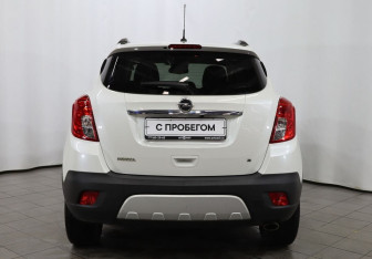 Подержанный автомобиль Opel Mokka 2013 года (5 фото)