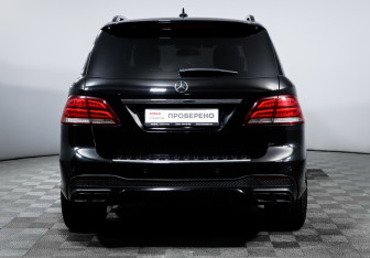 Подержанный автомобиль Mercedes-Benz GLE 2015 года (6 фото)
