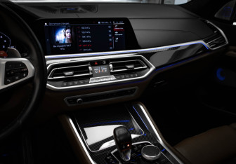 Подержанный автомобиль BMW X5 M 2022 года (19 фото)