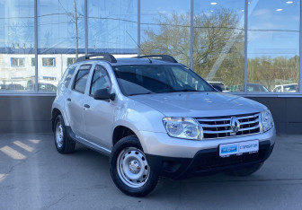 Подержанный автомобиль Renault Duster 2012 года (3 фото)