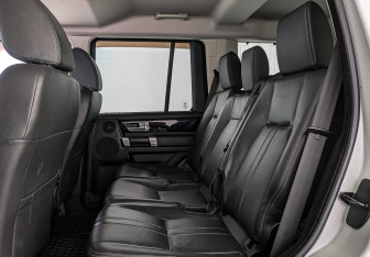 Подержанный автомобиль Land Rover Discovery 2015 года (17 фото)